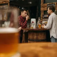 Ile czasu potrzeba na trzeźwienie po 3 piwach? Sprawdź to teraz